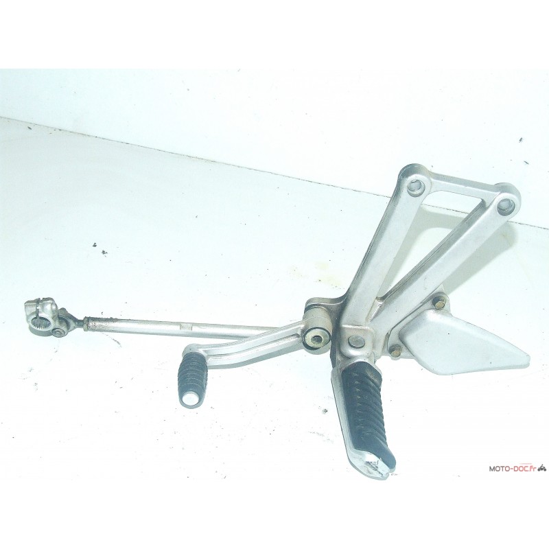Platine repose-pied pilote gauche DUCATI 944 ST2