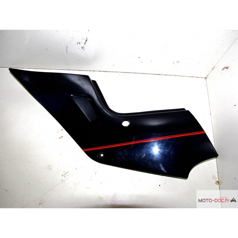 Flanc de selle gauche SUZUKI 1100 GSXF